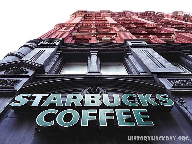 Starbucks ต่อสู้กับการขยายพยายามรวมสหภาพที่ร้านค้า สตาร์บัคส์กำลังต่อสู้เพื่อขยายความพยายามในการรวมร้านเป็นหนึ่งเดียวกัน แม้ว่าการโหวตของสหภาพ