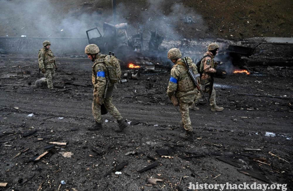 สงครามในยูเครนทำให้เกิดความกลัว ในขณะที่กองกำลังของมอสโกจมปลักในยูเครนหนุ่มรัสเซียในวัยร่างจำนวนมากเริ่มกระวนกระวายใจมากขึ้นเรื่อยๆ