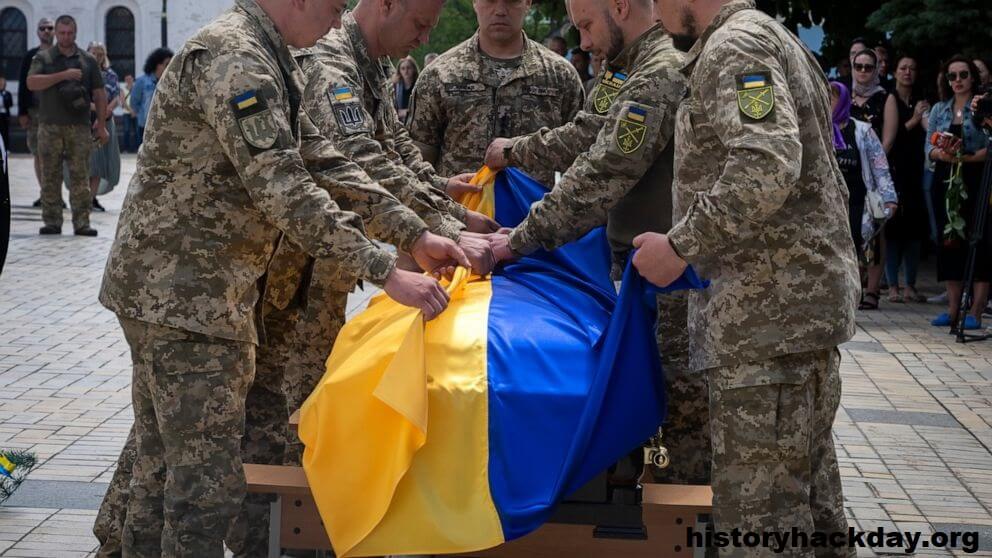 ยูเครนตั้งเป้าที่จะเสริมความแข็งแกร่ง ให้รัฐบาล ในขณะที่รัสเซียยังคงระดมยิงอย่างไม่หยุดยั้งทั่วประเทศ ประธานาธิบดียูเครน Volodymyr Zelenskyy
