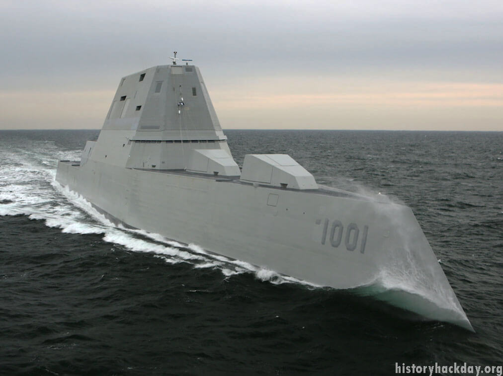 กองทัพเรือต้องการเรือพิฆาตลำใหม่ ที่มีเลเซอร์ ขีปนาวุธไฮเปอร์โซนิก เรือพิฆาตม้าของกองทัพเรือสหรัฐฯ เข้าสู่การผลิตเมื่อ 30 ปีที่แล้ว เมื่อทอม
