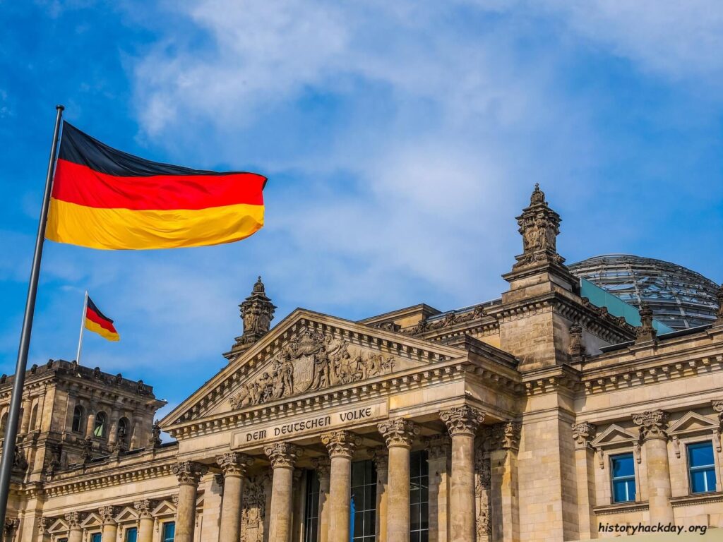 เยอรมนีกำลังประสบวิกฤติด้านงบประมาณ เนื่องจากเศรษฐกิจกำลังดิ้นรน ขณะนี้เยอรมนีกำลังดิ้นรนหาทางออกจากวิกฤตงบประมาณ หลังจาก