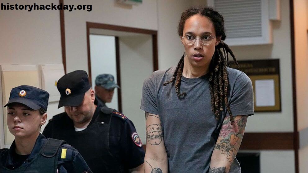 สิ่งที่ Brittney Griner เผชิญ ในค่ายกักกันรัสเซีย ดารา WNBA ที่รัสเซียจับเป็นตัวประกัน ได้ถูกย้ายไปอยู่ที่ค่ายกักกันที่ไหนสักแห่งในประเทศ