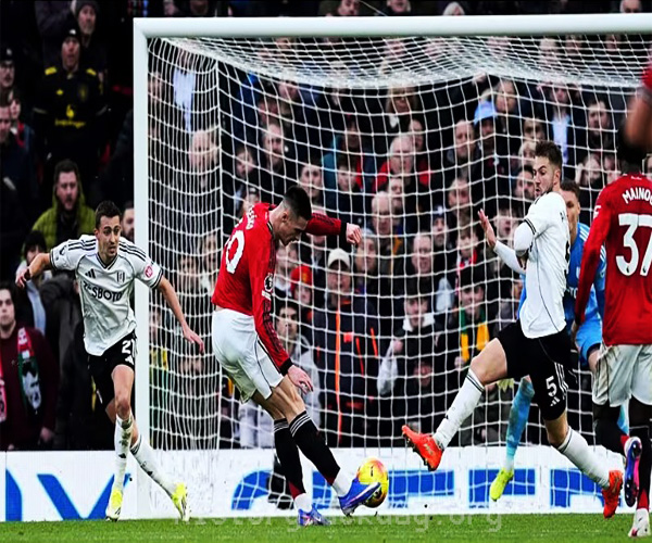 เซสโก้ฮีโร่ช่วงท้ายเกม พาแมนฯ ยูไนเต็ด